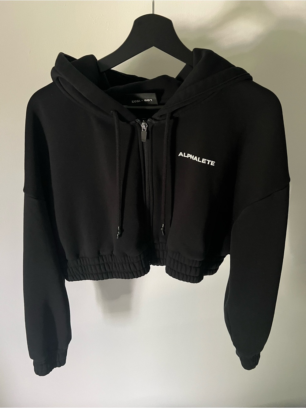 Alphalete Classic Capital Full-Zip Crop Hoodie - Black